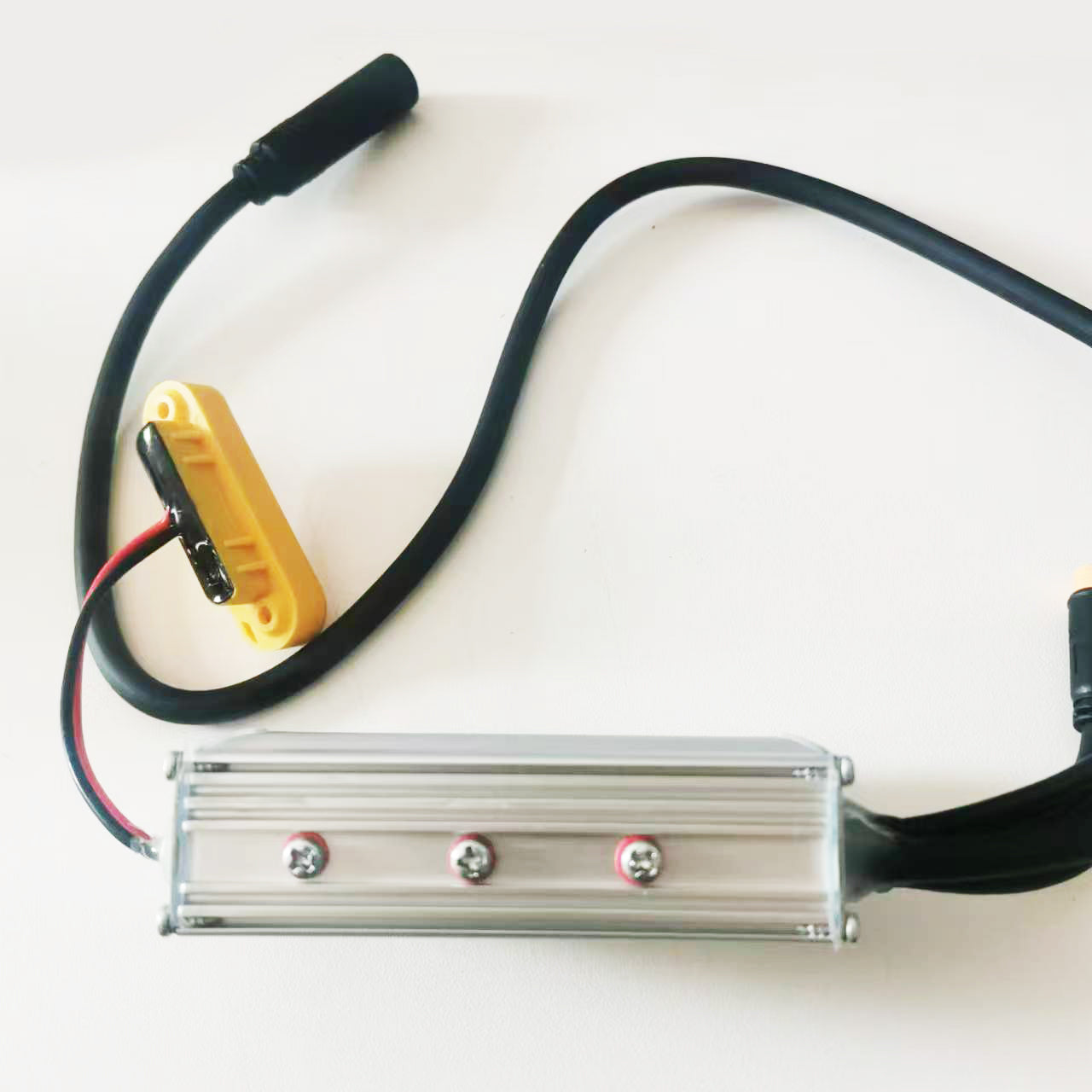 LSW1542-1-10-1E Electric Bicycle Controller DC36V 6A Brushless Motor Controller for E-Bike Scooter