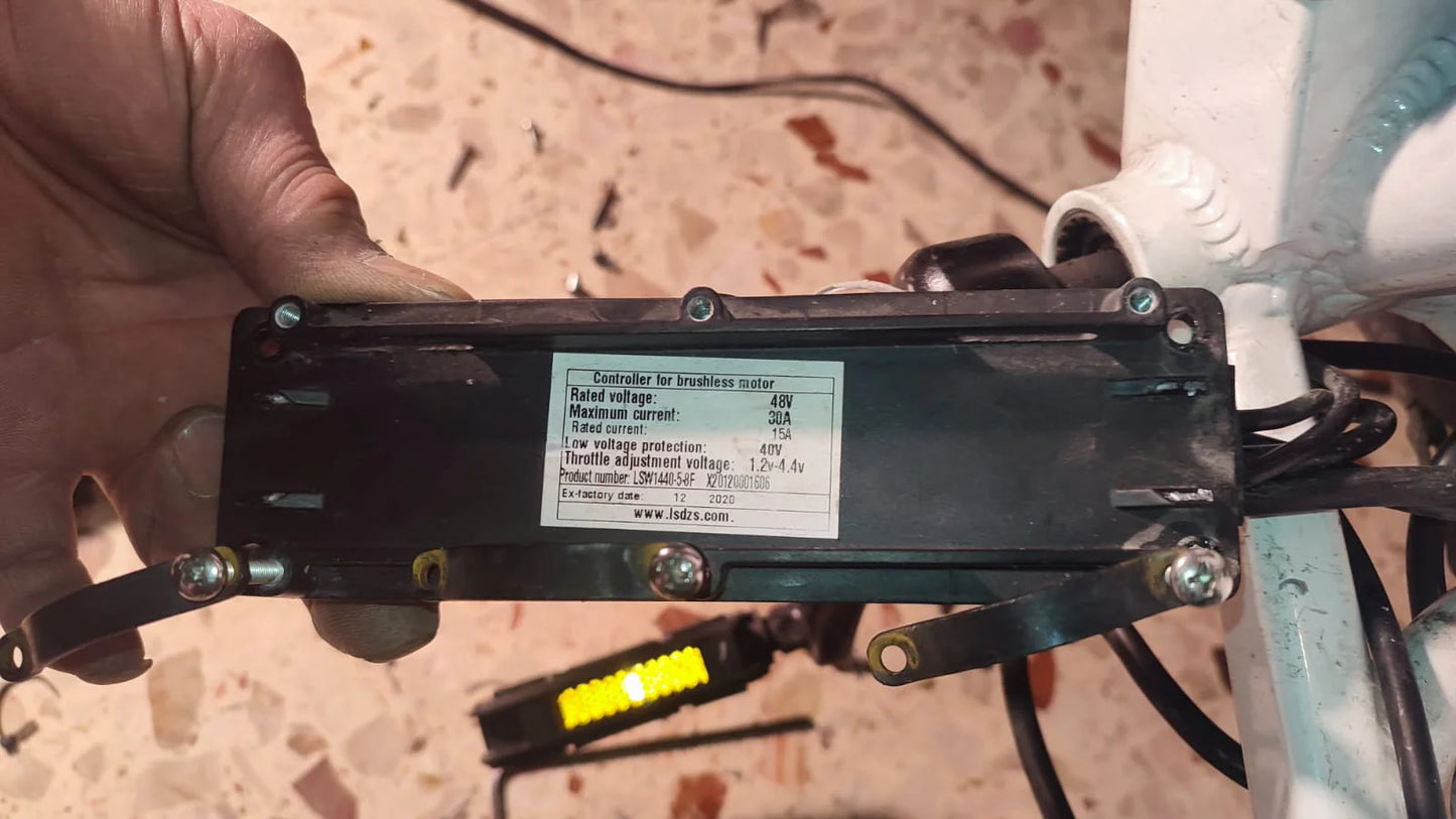 Nulkomma LSW1440-5-8F Brushless Motor Controller 48V 30A Ebike Controller