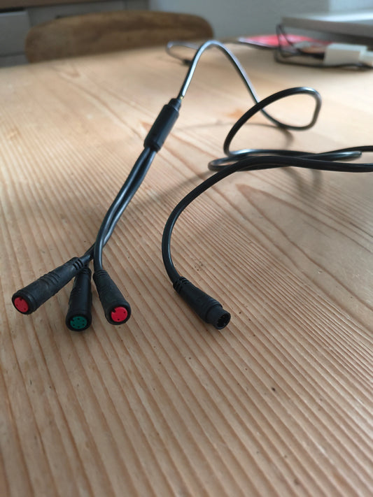 Nulkomma 1-to-3 Extension Cable 6pin Male to 2pin female*1 and 5pin female*2