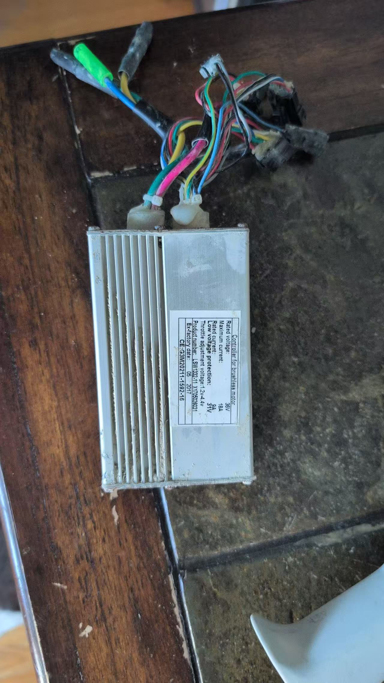 Nulkomma LSW1322-11 Brushless Motor Controller X1705026031, 36V Rated 18A Max 31A E-bike Scooter Controller with 31V Low Voltage Protection, 1.2-4V Adjustable Throttle Signal, Aluminum Heat Dissipation Housing