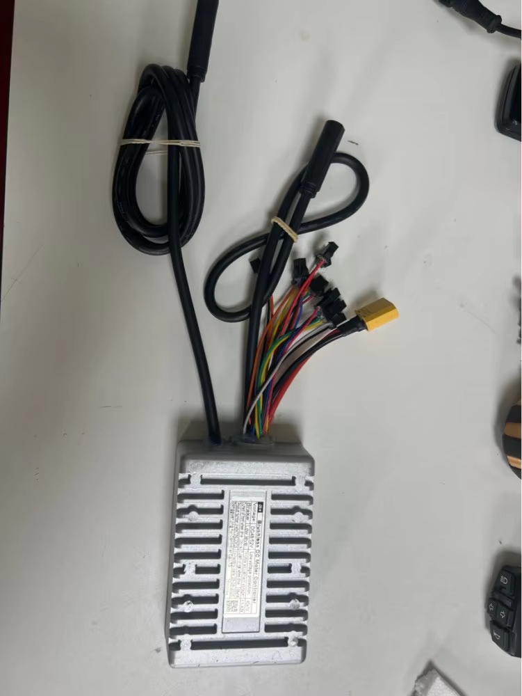 Nulkomma JH45K73560ZXQS Ebike Controller | 48V 52V 28A Brushless DC Motor Controller for E-Bike Meta Description：JH45K73560ZXQS brushless DC ebike controller, DC48/52V, 28A for front or rear wheel drive