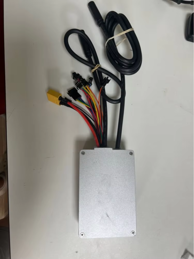 Nulkomma JH45K73560ZXQS Ebike Controller | 48V 52V 28A Brushless DC Motor Controller for E-Bike Meta Description：JH45K73560ZXQS brushless DC ebike controller, DC48/52V, 28A for front or rear wheel drive